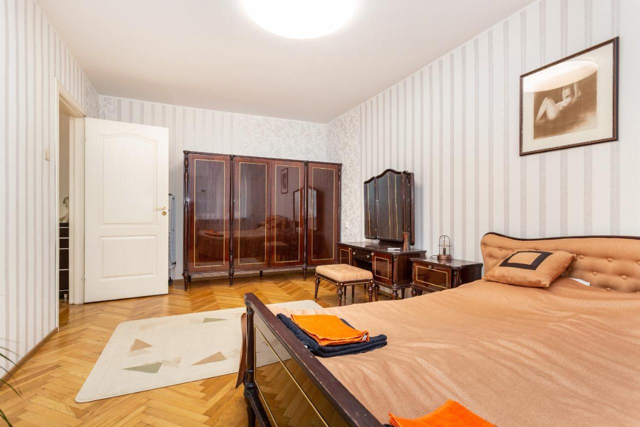 3 Room Central Apartmend 90M2 Parking For One Car Fifth Floor And The Building Does Not Have An Elevator タリン エクステリア 写真