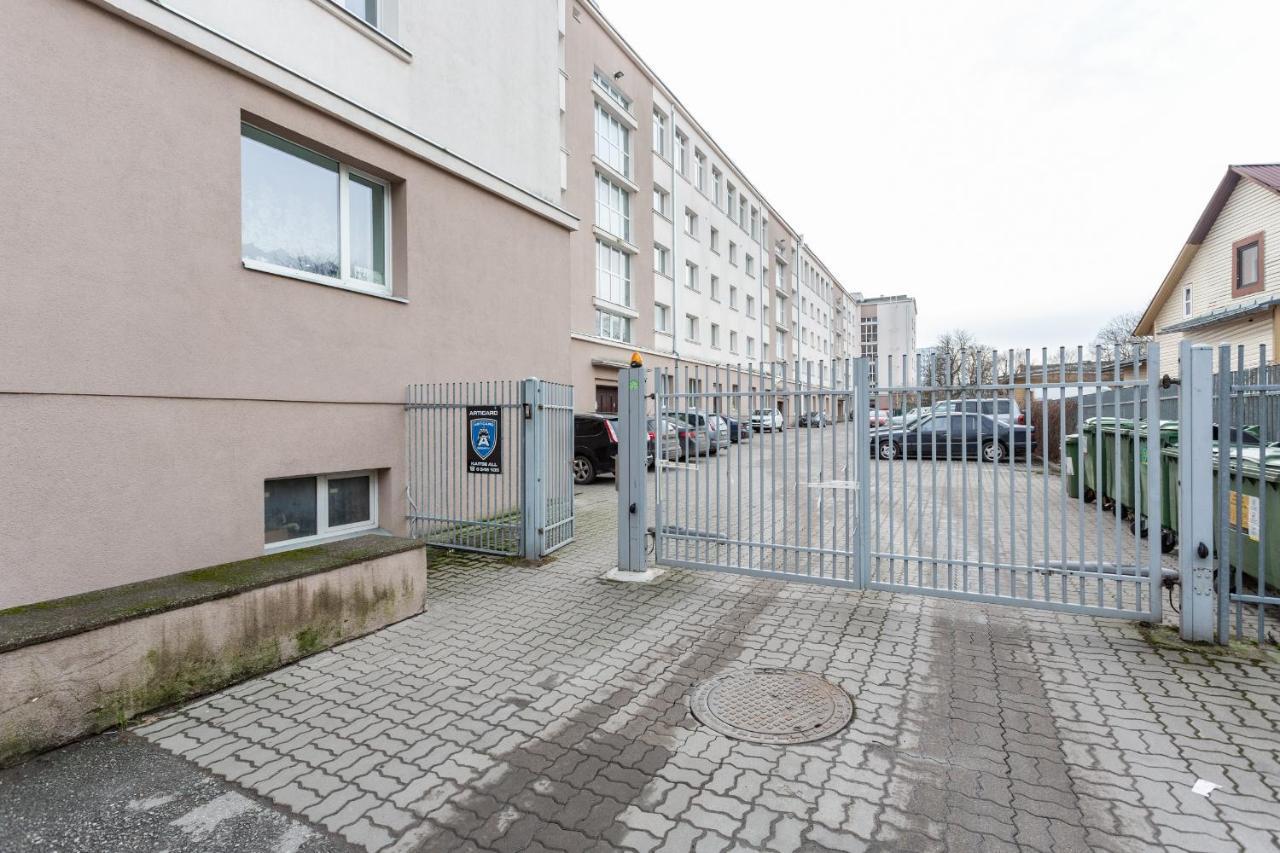 3 Room Central Apartmend 90M2 Parking For One Car Fifth Floor And The Building Does Not Have An Elevator タリン エクステリア 写真